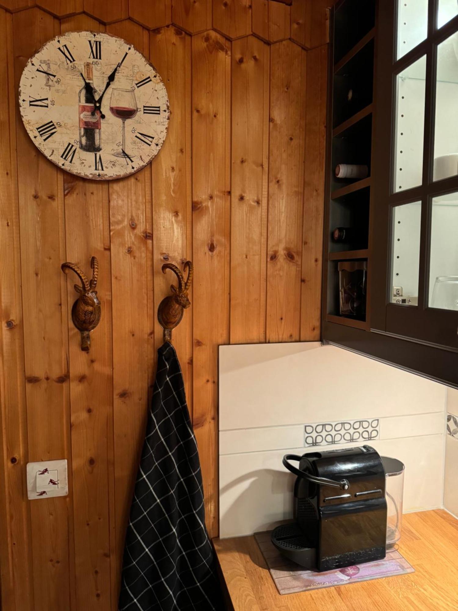 Charming, Cosy Chalet Nestled In A Breathtaking Surrounding With Spectacular, Stunning Mountain Views Abondance Buitenkant foto