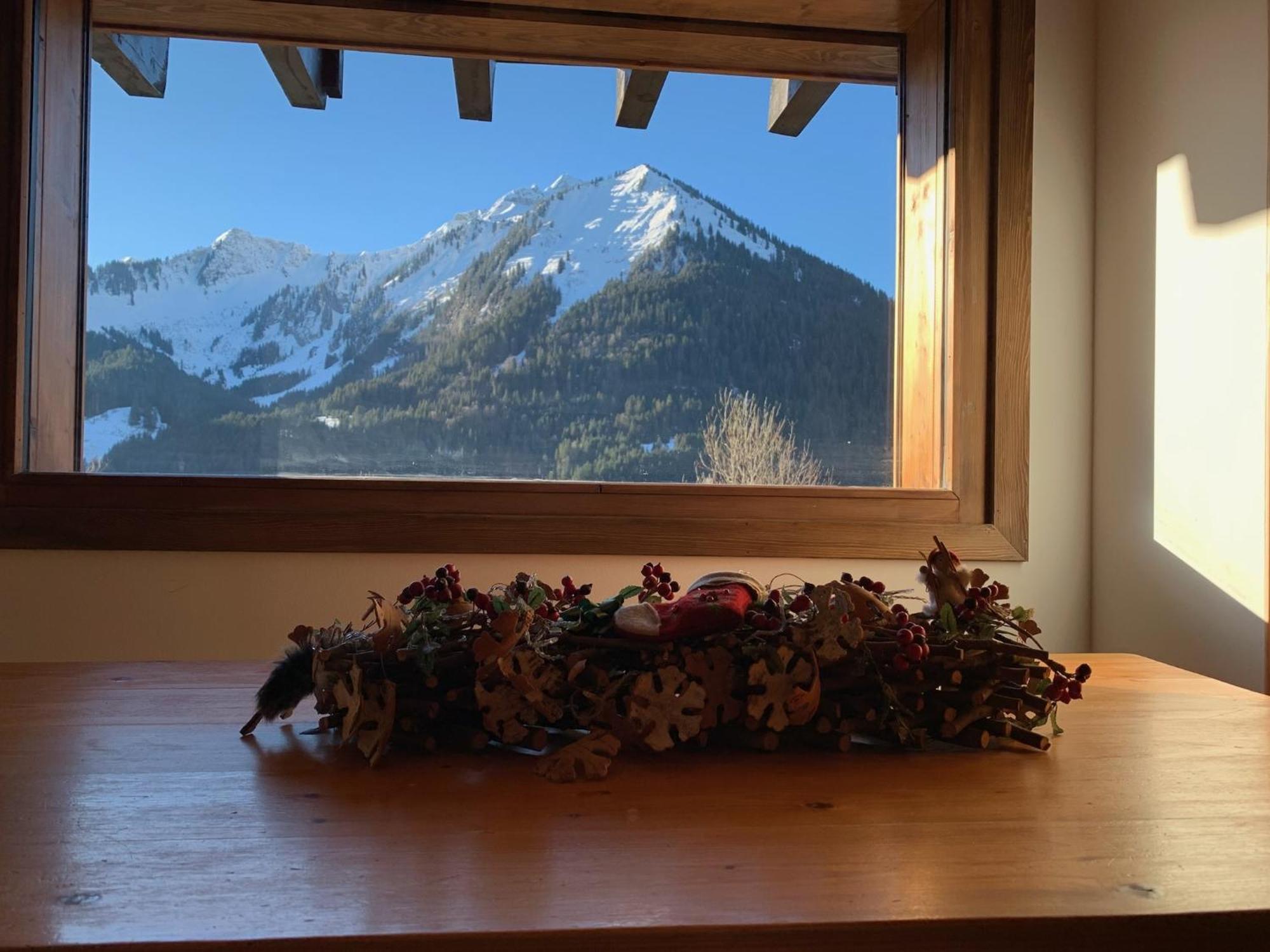 Charming, Cosy Chalet Nestled In A Breathtaking Surrounding With Spectacular, Stunning Mountain Views Abondance Buitenkant foto